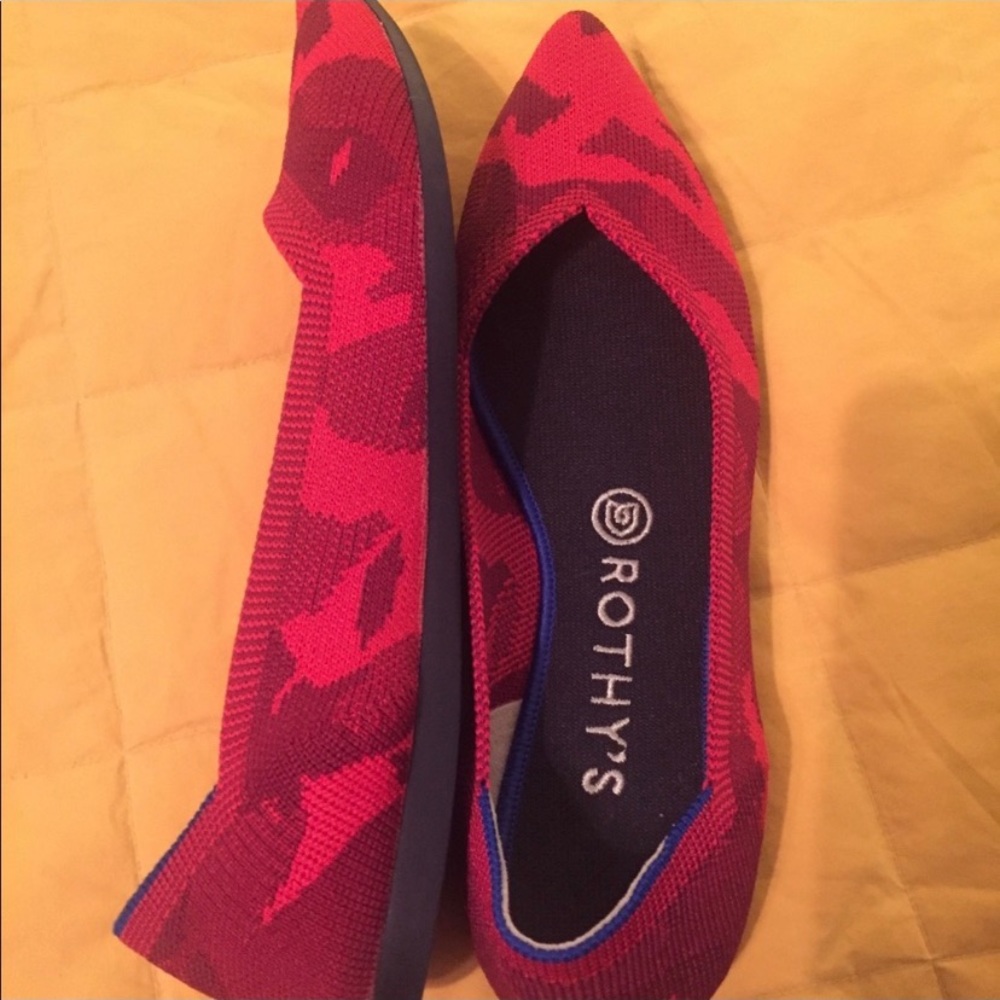 Authentic Rothy’s Red Camo Print (Retired Print) - Picture 4 of 5